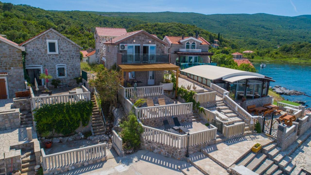 Вилла Family House Bjelila Тиват Экстерьер фото