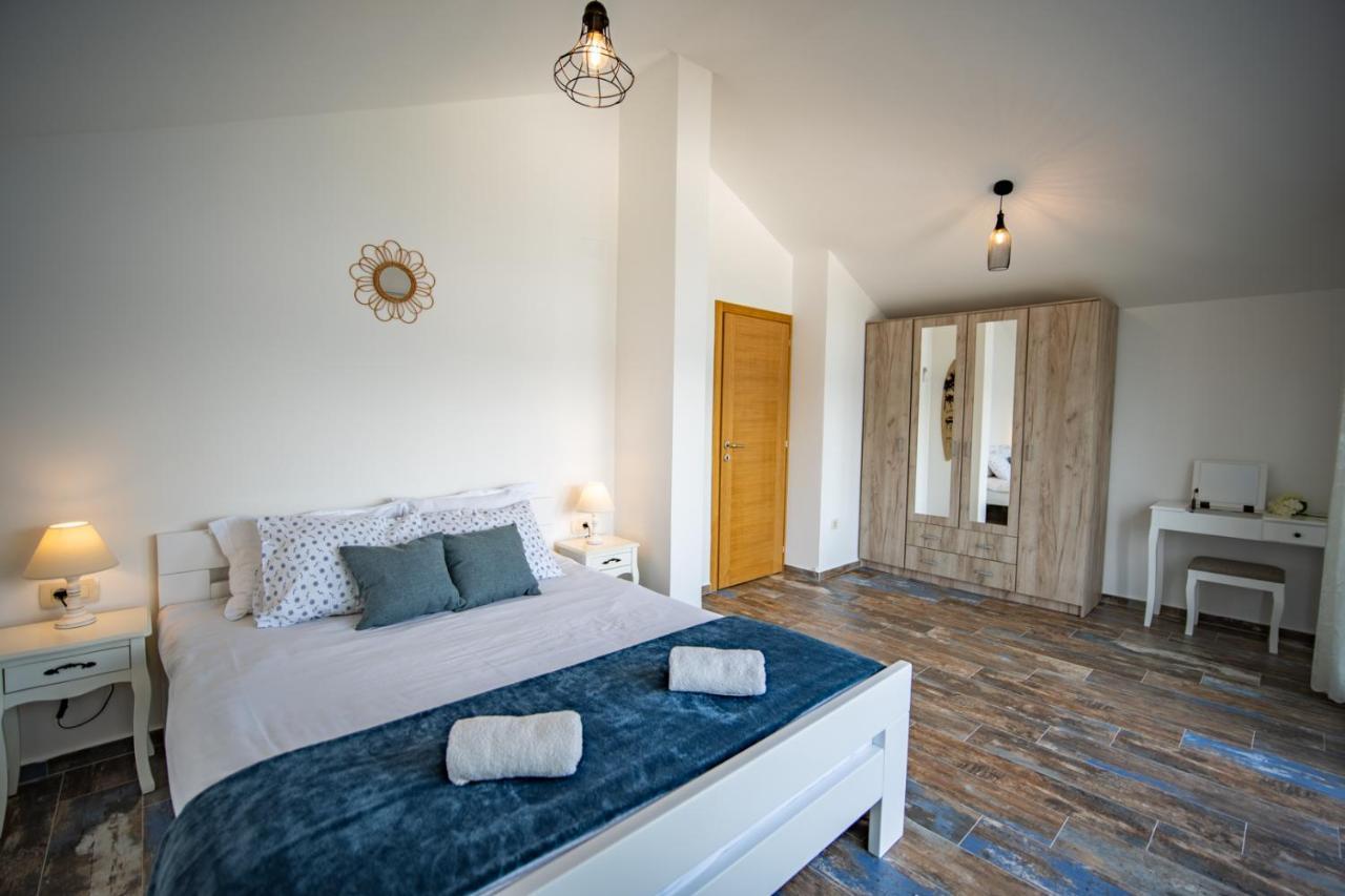 Вилла Family House Bjelila Тиват Экстерьер фото